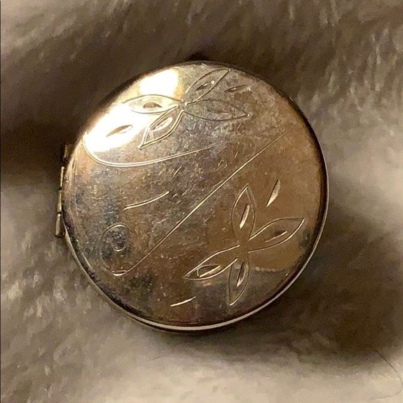 Vintage Etched Locket - No Chain/Just Locket - Picture 1 of 6